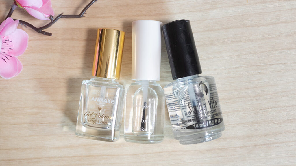 ジェルネイルの様な厚みが出るタイプの商品例３つ